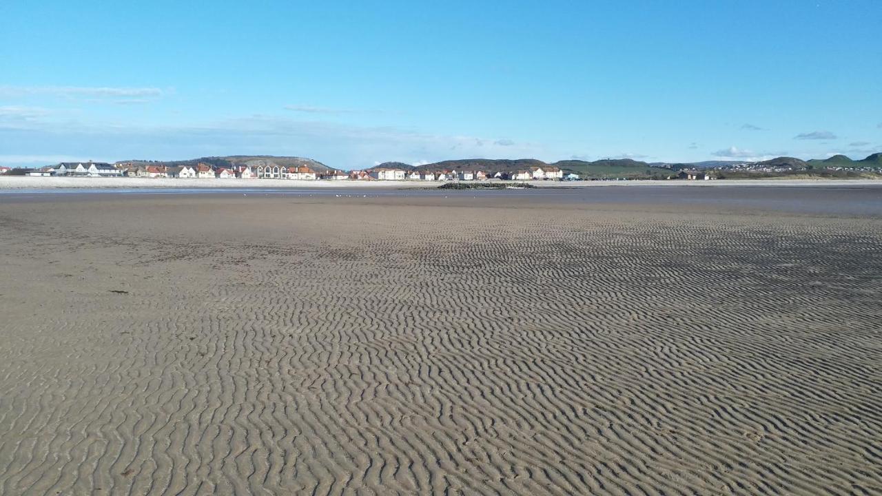 Bryn Derwen With Private Car Park Hotel Llandudno Exterior photo